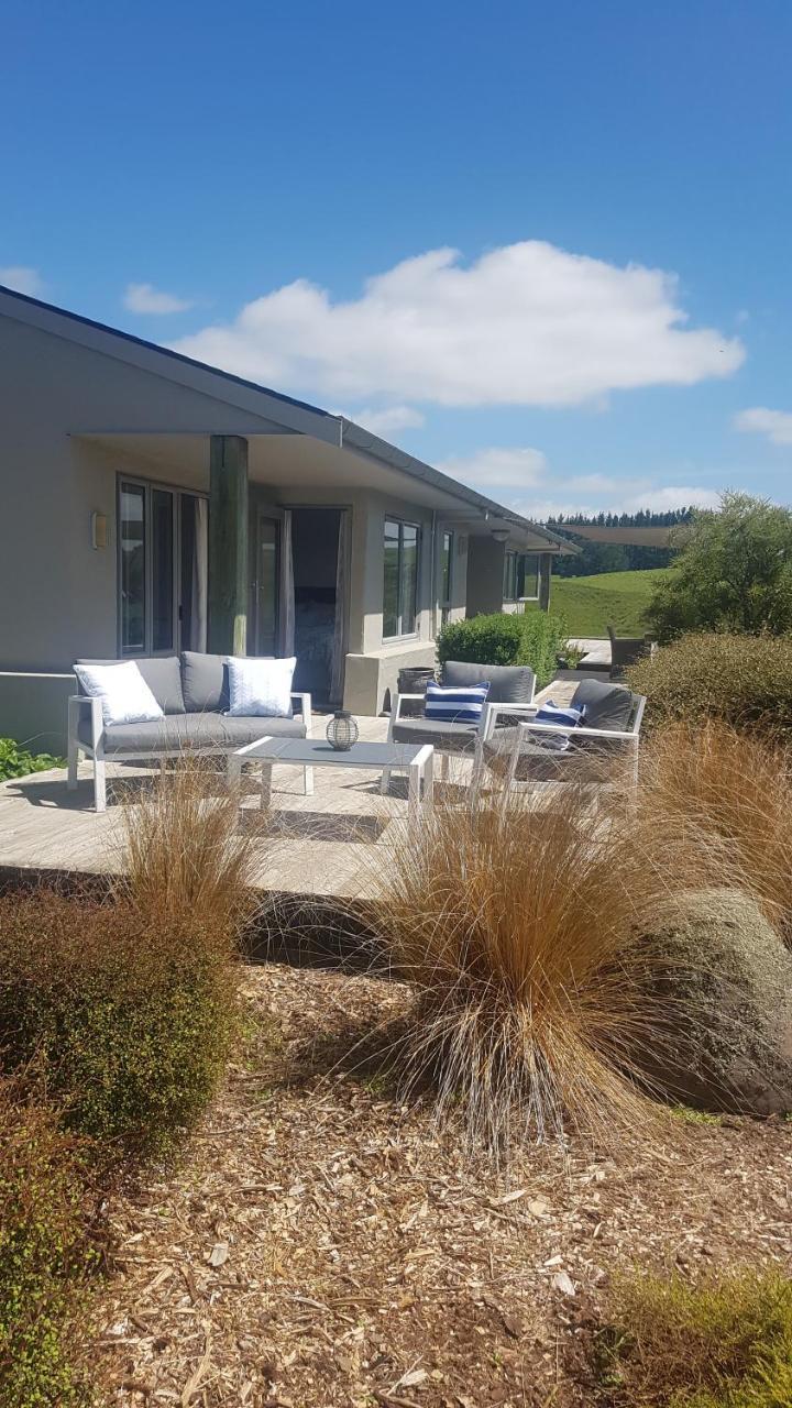 Above The River Karapiro Bed & Breakfast Екстериор снимка