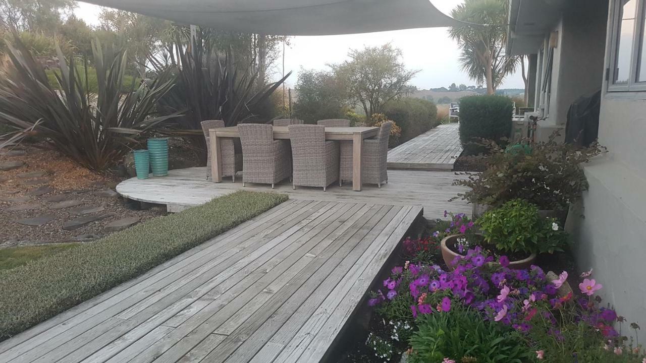 Above The River Karapiro Bed & Breakfast Екстериор снимка